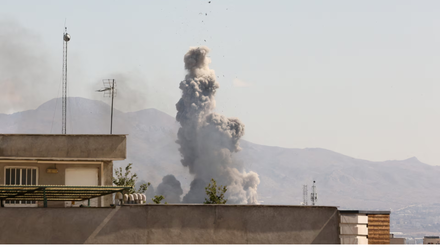একই হামলায় আহত খামেনির স্ত্রীও মারা গেছেন: রাষ্ট্রীয় গণমাধ্যম